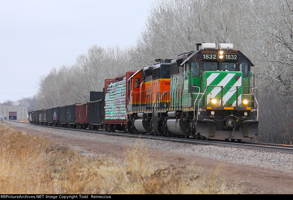 BNSF 1832